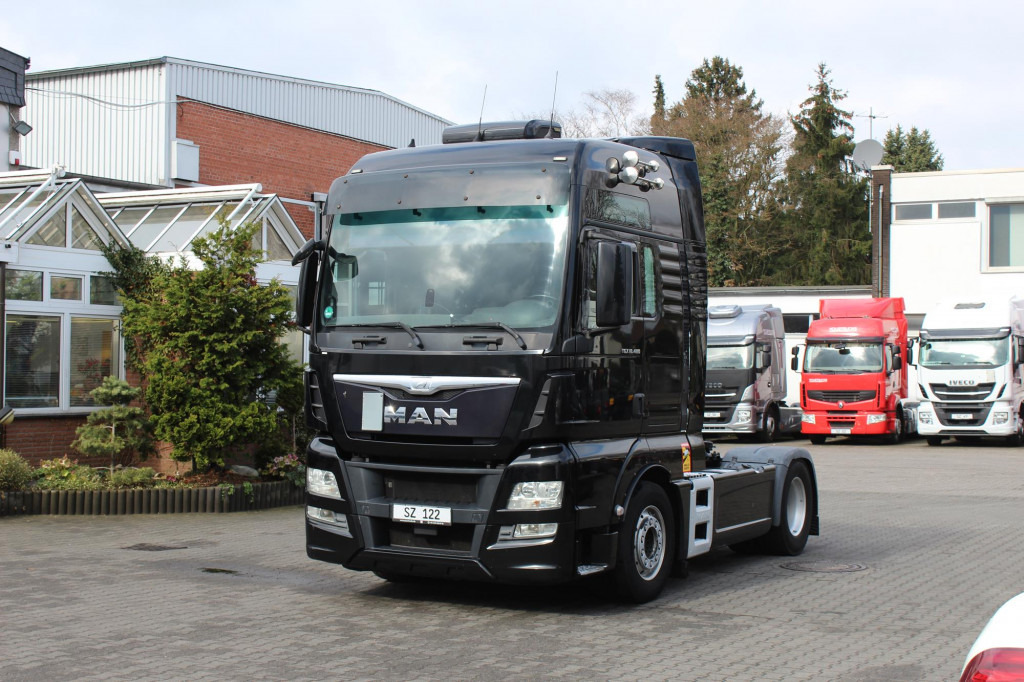 MAN TGX 480 XXL Retarder Standklima 2Tanks Navi - Камион влекач: слика 1 MAN TGX 480 XXL Retarder Standklima 2Tanks Navi - Камион влекач: слика 1