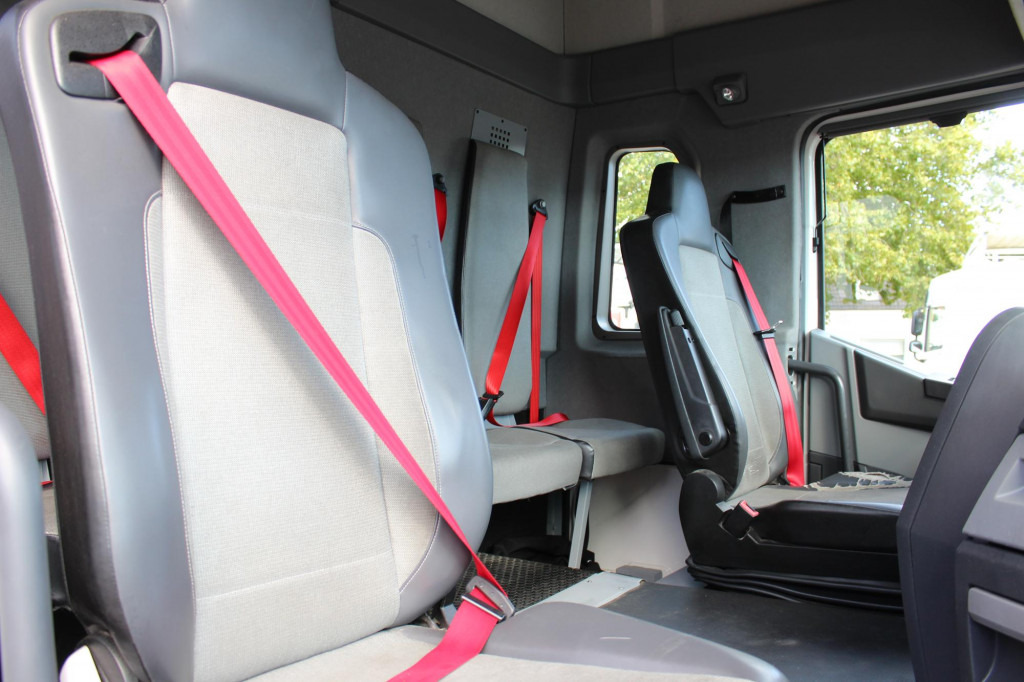 Renault T 430 E6 6 Sitze Ex- Fahrschule nur 64Tkm ! - Камион влекач: слика 3 Renault T 430 E6 6 Sitze Ex- Fahrschule nur 64Tkm ! - Камион влекач: слика 3