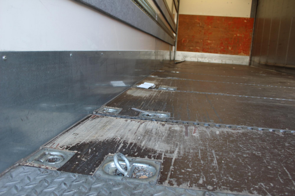 MAN TGM 18.290 Plane-Koffer 7,5 m Klima 499TKm - Камион со церада: слика 3 MAN TGM 18.290 Plane-Koffer 7,5 m Klima 499TKm - Камион со церада: слика 3