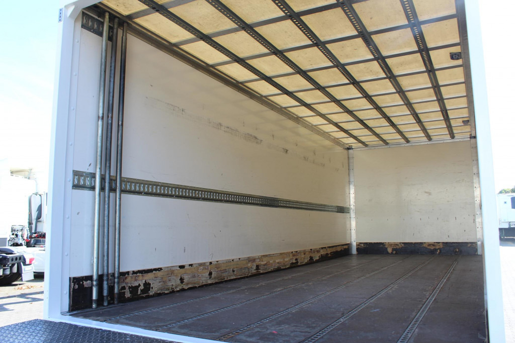 Renault D14 220E6 Laderbordwand nur 166 Tkm Klima - Камион сандучар: слика 3 Renault D14 220E6 Laderbordwand nur 166 Tkm Klima - Камион сандучар: слика 3