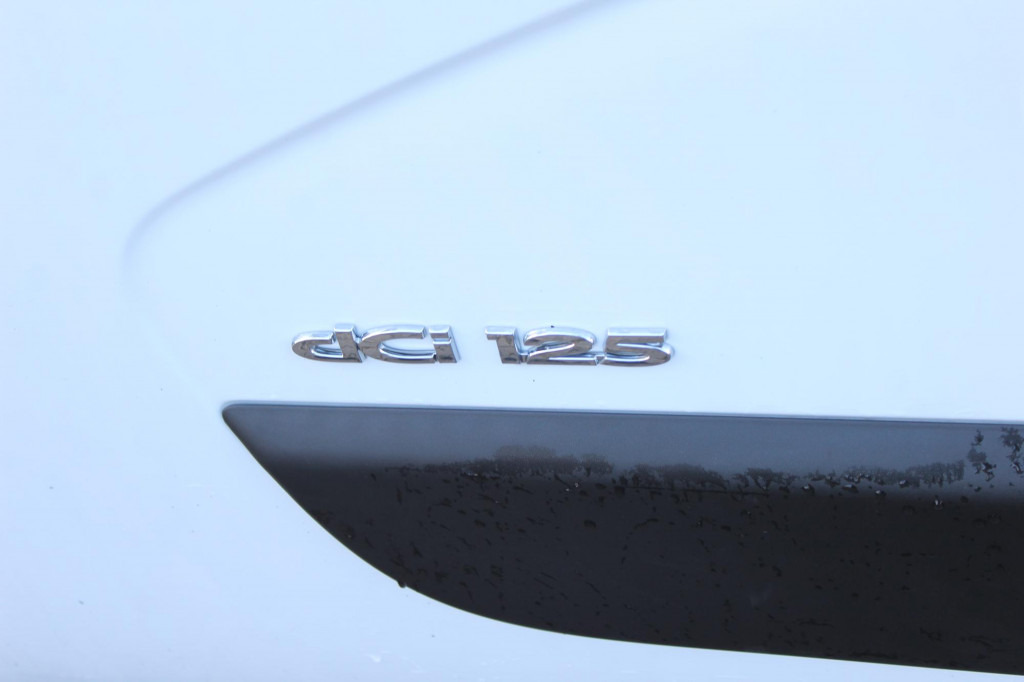 Renault Master Comilev 100TF1 10m Klima nur 167h HU-UVV - Камион со подигачка кошница: слика 5 Renault Master Comilev 100TF1 10m Klima nur 167h HU-UVV - Камион со подигачка кошница: слика 5