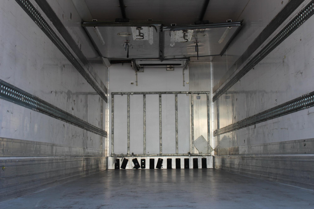 Volvo FM  420 TK T-1200R Bi-Temp Strom Türen LBW Klima - Камион ладилник: слика 4 Volvo FM  420 TK T-1200R Bi-Temp Strom Türen LBW Klima - Камион ладилник: слика 4