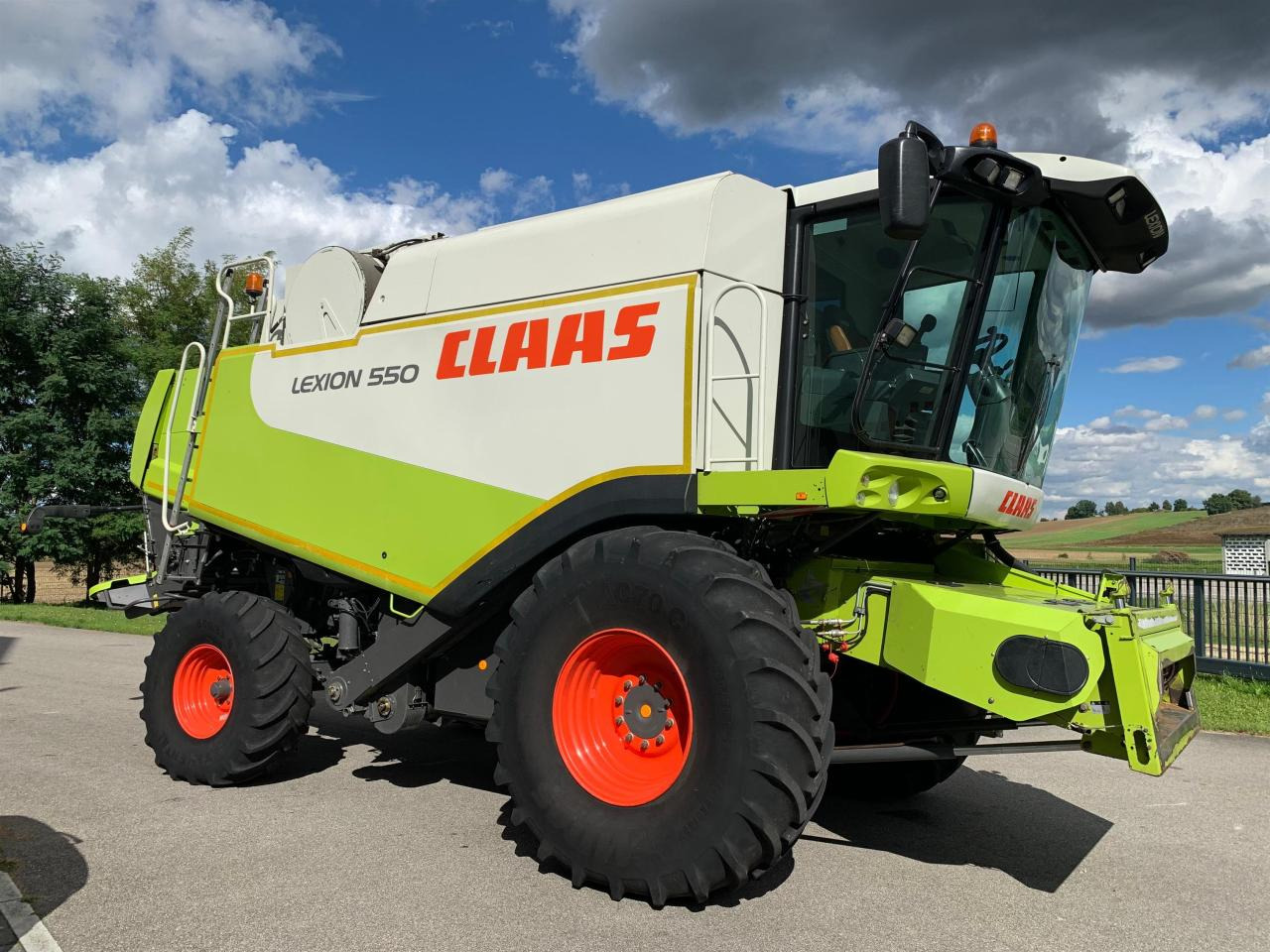CLAAS Lexion 550 mit Schneidwerk V660, 3D und Klimaautomatik, gepflegter Zustand, Baujahr 2009 - Комбајн: слика 3 CLAAS Lexion 550 mit Schneidwerk V660, 3D und Klimaautomatik, gepflegter Zustand, Baujahr 2009 - Комбајн: слика 3