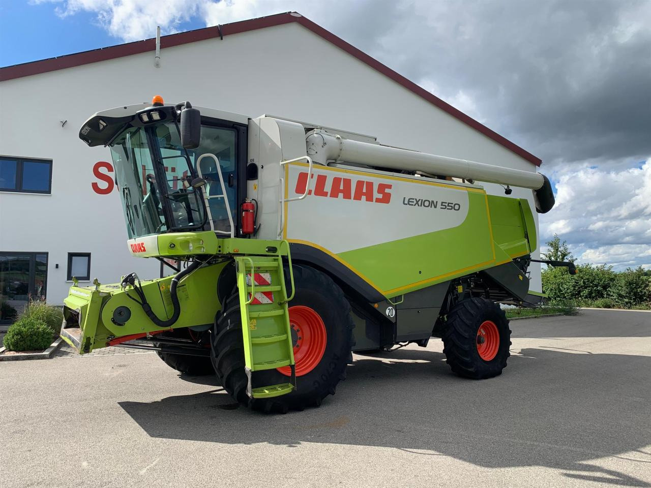 CLAAS Lexion 550 mit Schneidwerk V660, 3D und Klimaautomatik, gepflegter Zustand, Baujahr 2009 - Комбајн: слика 2 CLAAS Lexion 550 mit Schneidwerk V660, 3D und Klimaautomatik, gepflegter Zustand, Baujahr 2009 - Комбајн: слика 2