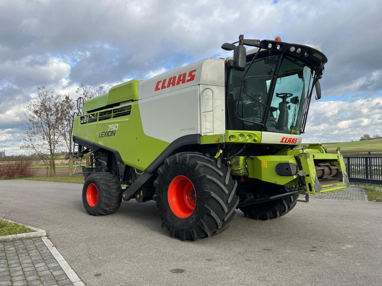 CLAAS Lexion 750 V-Kanal 3D, 30kmh, Mercedes Motor, Baujahr 2017 - Комбајн: слика 5 CLAAS Lexion 750 V-Kanal 3D, 30kmh, Mercedes Motor, Baujahr 2017 - Комбајн: слика 5