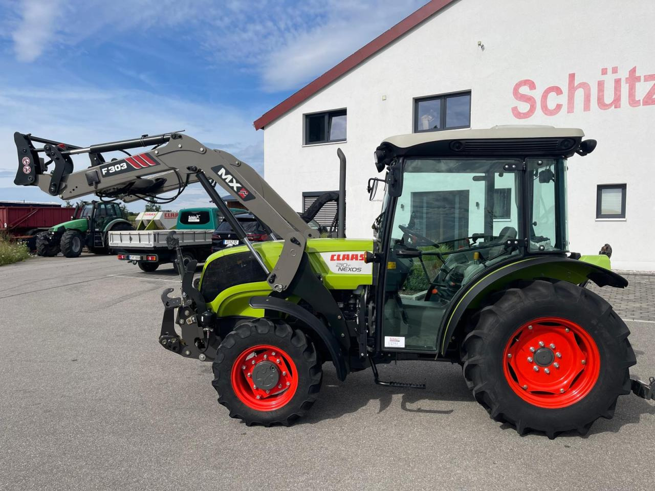 CLAAS Nexos 210 mit Frontlader, 236Bh, FZW, NEUWERTIG! - Трактор: слика 2 CLAAS Nexos 210 mit Frontlader, 236Bh, FZW, NEUWERTIG! - Трактор: слика 2