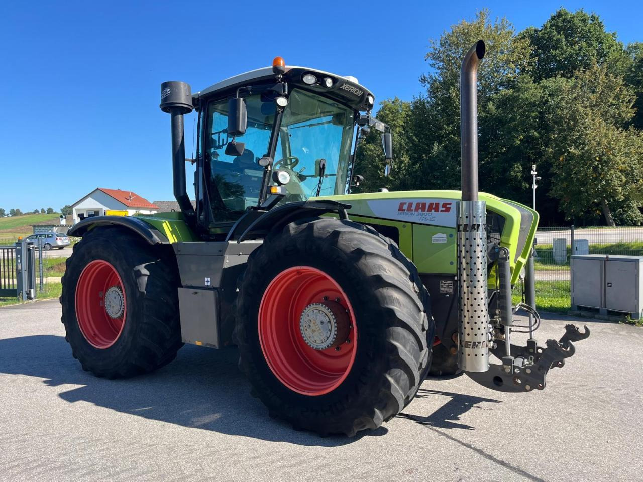 CLAAS Xerion 3800 Trac PTO mit GPS S3 mit Frontkraftheber und Heckzapfwelle, kommt vom Erstbesitzer, gepfl - Трактор: слика 2 CLAAS Xerion 3800 Trac PTO mit GPS S3 mit Frontkraftheber und Heckzapfwelle, kommt vom Erstbesitzer, gepfl - Трактор: слика 2