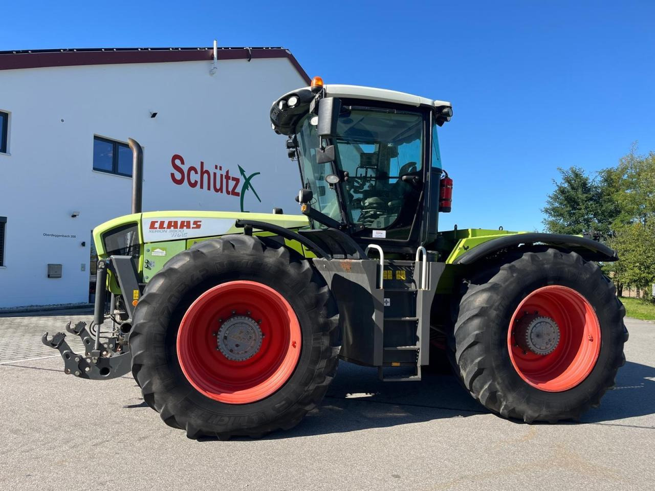 CLAAS Xerion 3800 Trac PTO mit GPS S3 mit Frontkraftheber und Heckzapfwelle, kommt vom Erstbesitzer, gepfl - Трактор: слика 1 CLAAS Xerion 3800 Trac PTO mit GPS S3 mit Frontkraftheber und Heckzapfwelle, kommt vom Erstbesitzer, gepfl - Трактор: слика 1