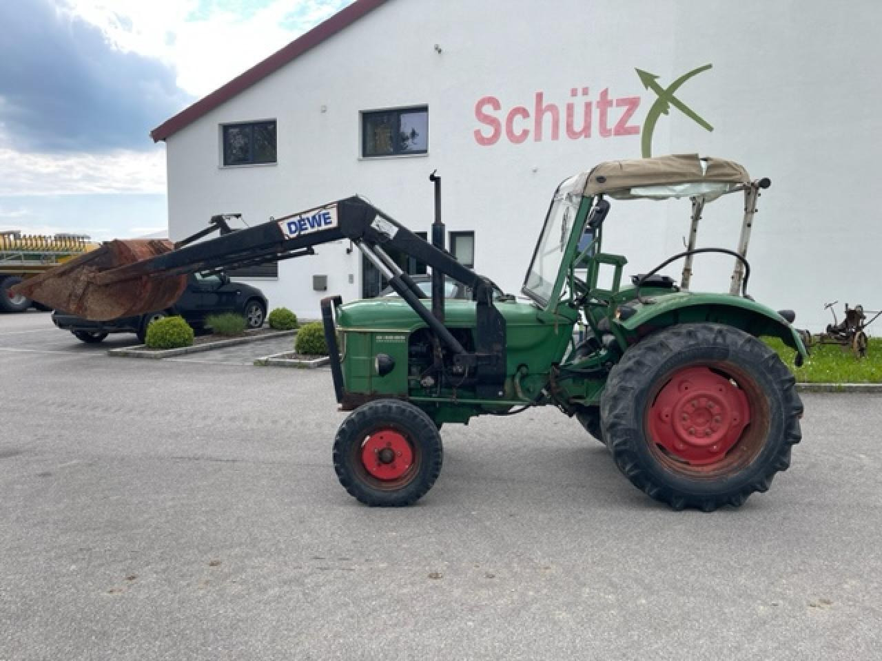 Deutz-Fahr D 4005, Frontlader, Baujahr 1966 - Трактор: слика 1 Deutz-Fahr D 4005, Frontlader, Baujahr 1966 - Трактор: слика 1