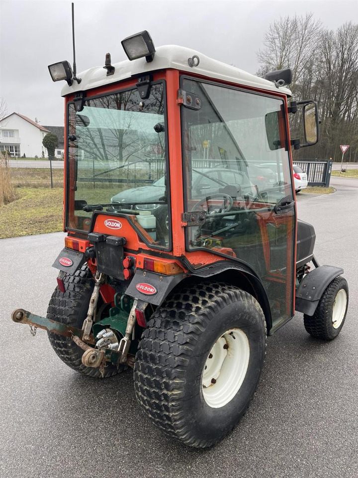 Goldoni IDEA 30HST Goldoni, Rasenmäher und Mulcher, Kabine, Frontkraftheber, Heckhubwerkanhängung - Трактор: слика 5 Goldoni IDEA 30HST Goldoni, Rasenmäher und Mulcher, Kabine, Frontkraftheber, Heckhubwerkanhängung - Трактор: слика 5