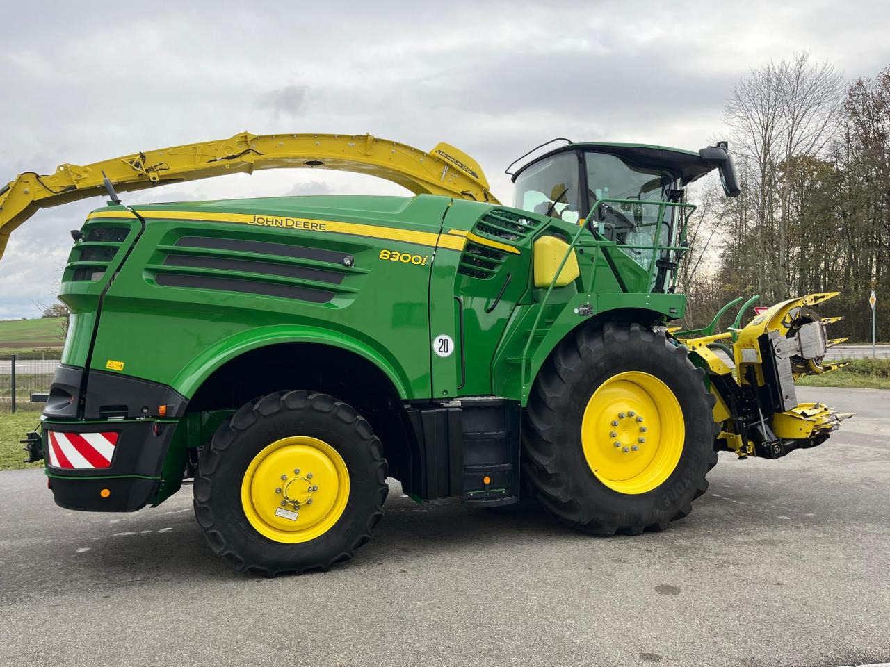 John Deere 8300i Feldhäcksler, Harvestlap, Pickup, Kemper, erst 910 Betriebsstunden, Baujahr 2018 - Комбајн за сточна храна: слика 5 John Deere 8300i Feldhäcksler, Harvestlap, Pickup, Kemper, erst 910 Betriebsstunden, Baujahr 2018 - Комбајн за сточна храна: слика 5