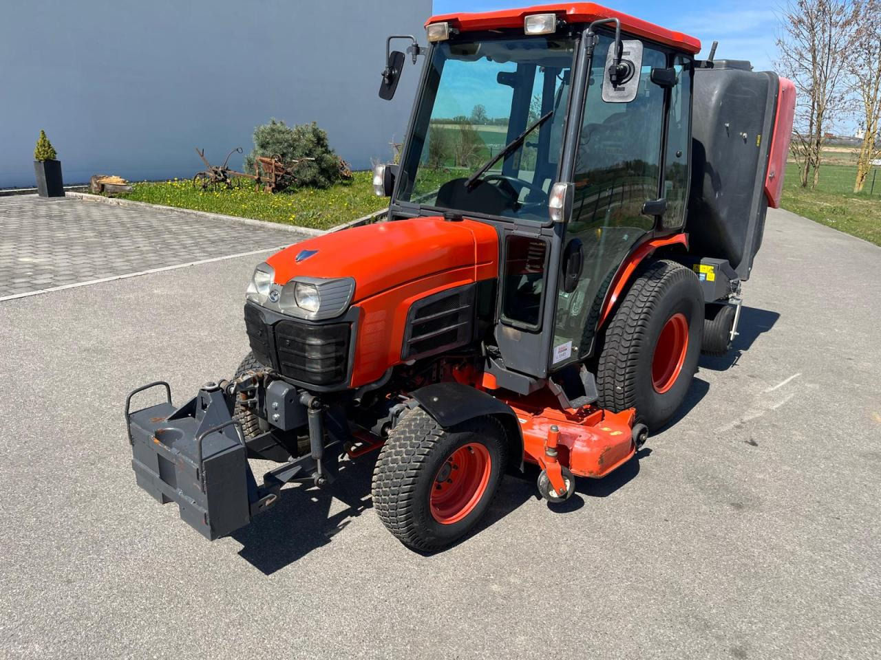 Kubota B3030 Rasenmäher inkl. Grüngutbehälter - Градинарска косилка: слика 2 Kubota B3030 Rasenmäher inkl. Grüngutbehälter - Градинарска косилка: слика 2