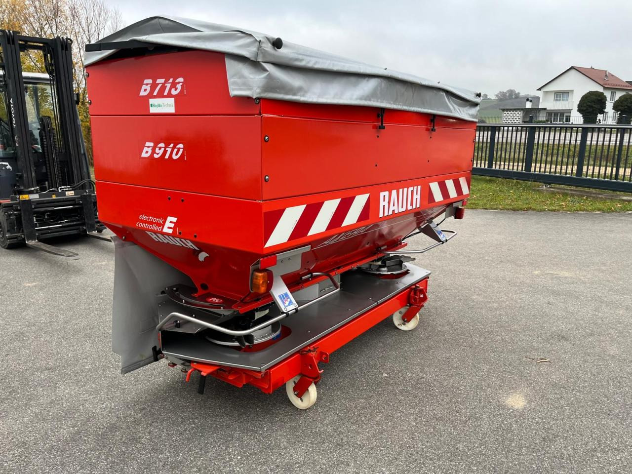 Rauch Axera H-EMC, Baujahr 2006 - Распрскувач на вештачко ѓубриво: слика 5 Rauch Axera H-EMC, Baujahr 2006 - Распрскувач на вештачко ѓубриво: слика 5