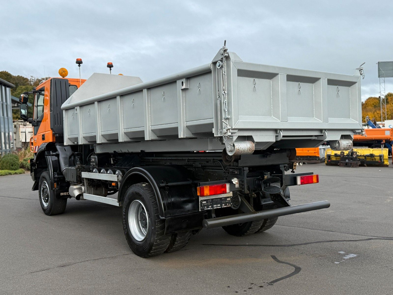 Iveco Trakker 330 EEV Winterdienst Abroll - Камион со кука за подигање: слика 3 Iveco Trakker 330 EEV Winterdienst Abroll - Камион со кука за подигање: слика 3
