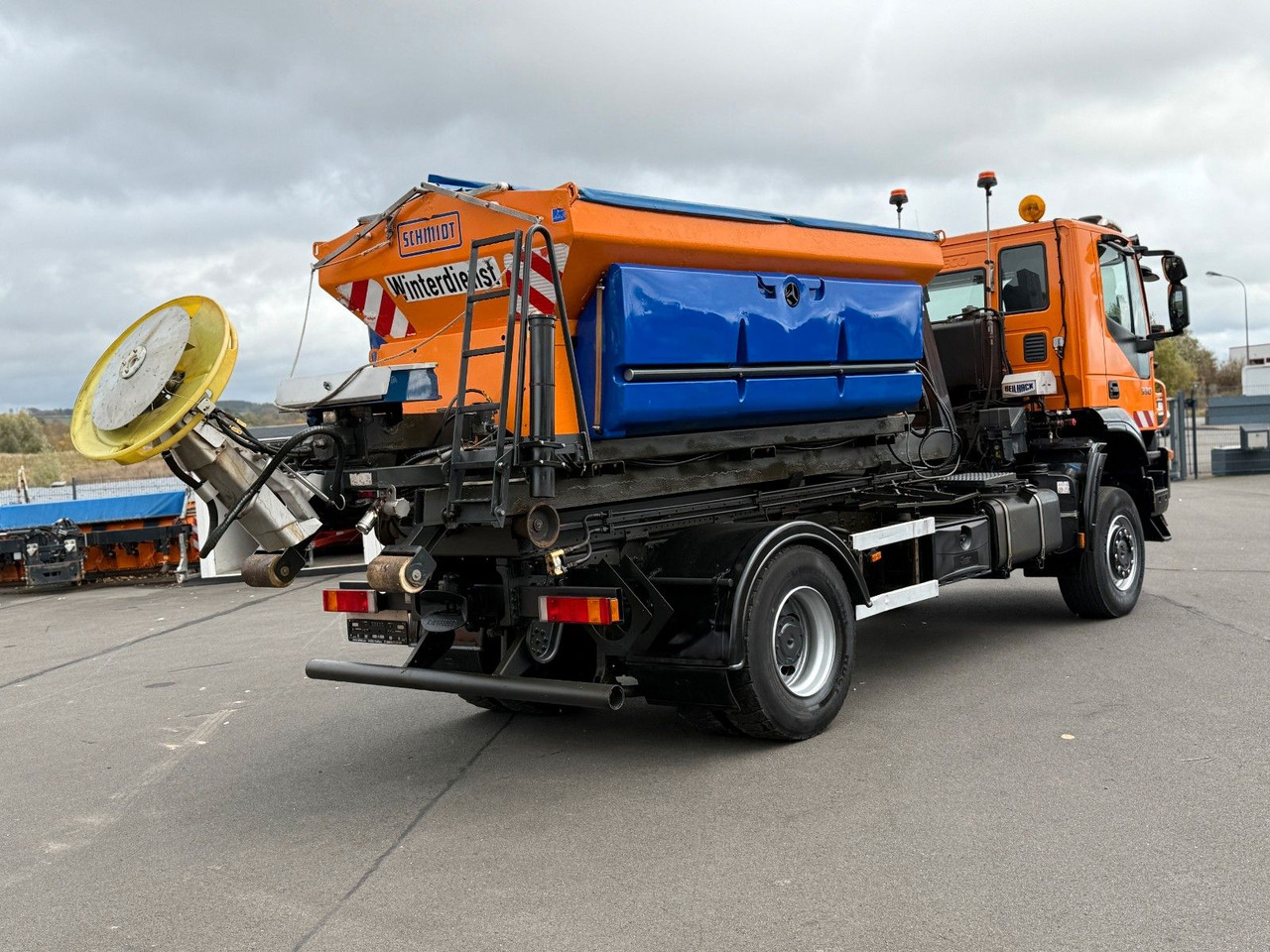 Iveco Trakker 330 EEV Winterdienst Abroll - Камион со кука за подигање: слика 4 Iveco Trakker 330 EEV Winterdienst Abroll - Камион со кука за подигање: слика 4