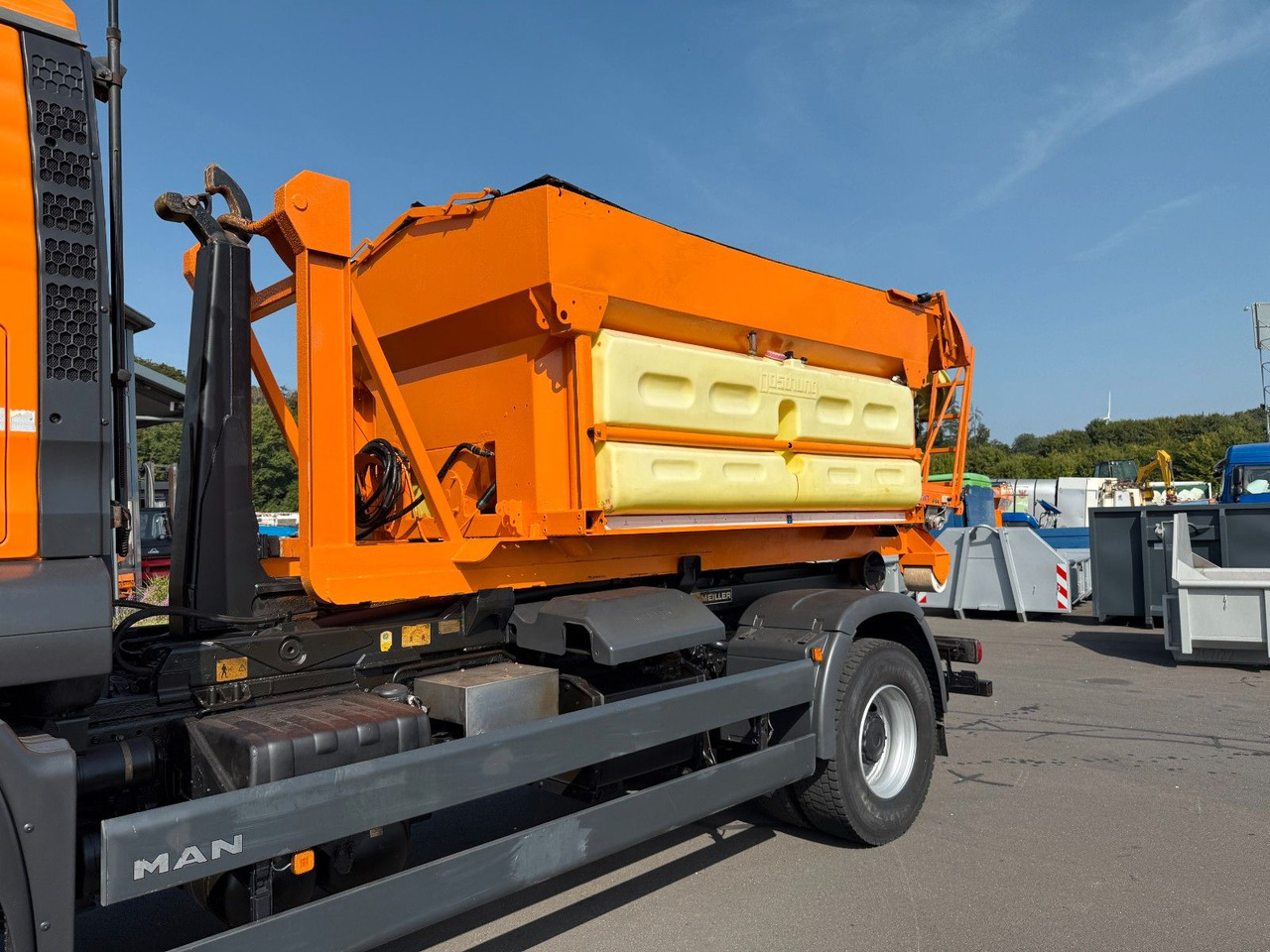 MAN TGA 18.350 4x4 Meiler Abroller RK 14.45 Winterd. - Камион со кука за подигање: слика 3 MAN TGA 18.350 4x4 Meiler Abroller RK 14.45 Winterd. - Камион со кука за подигање: слика 3