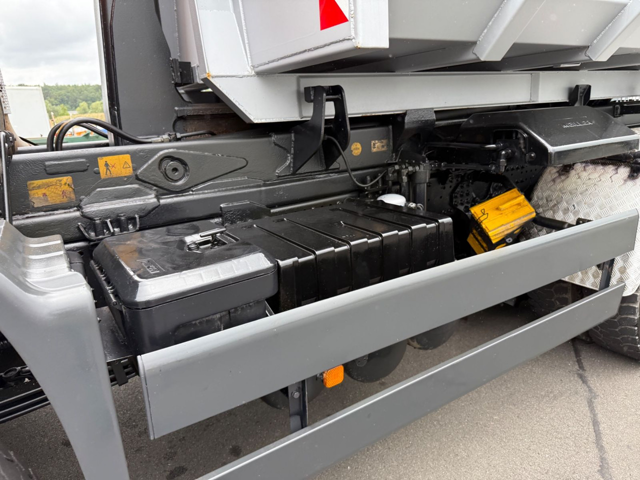 MAN TGS 28.360 6x4-4BL Meiller RK20.55 Winterdienst - Камион со кука за подигање: слика 3 MAN TGS 28.360 6x4-4BL Meiller RK20.55 Winterdienst - Камион со кука за подигање: слика 3