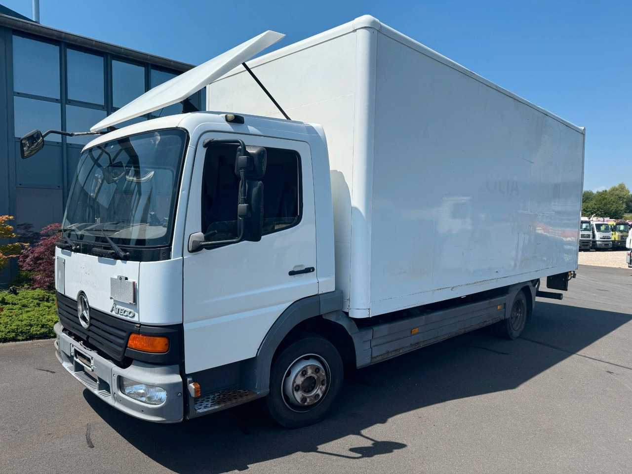 Mercedes-Benz 818 Koffer / LBW / AHK + DL - Комбе фургон: слика 1 Mercedes-Benz 818 Koffer / LBW / AHK + DL - Комбе фургон: слика 1