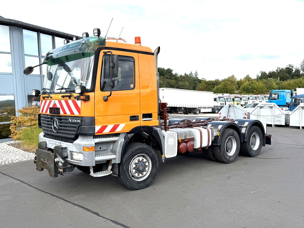 Mercedes-Benz Actros 3340 6x6 Dautel Wechselsystem + Kupplung - Камион со кабинска шасија: слика 1 Mercedes-Benz Actros 3340 6x6 Dautel Wechselsystem + Kupplung - Камион со кабинска шасија: слика 1