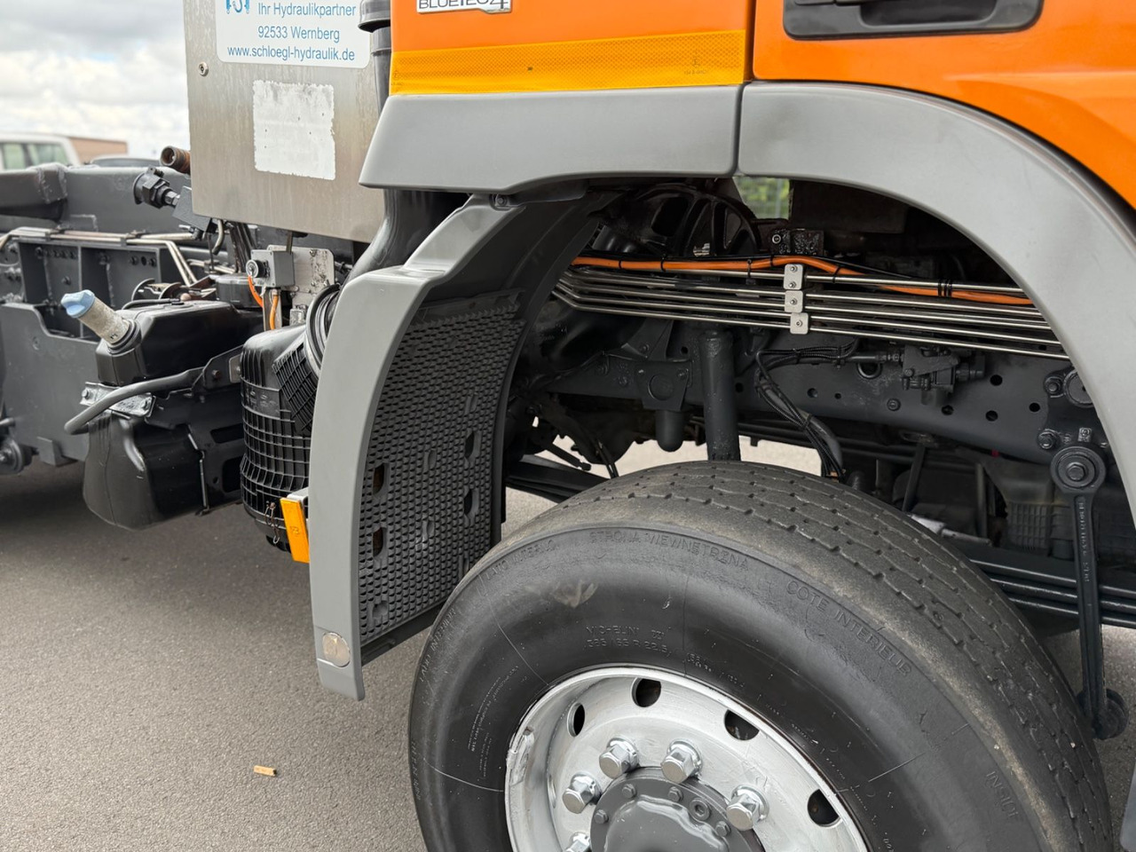 Mercedes-Benz Actros 3341 6x6 Hydraulikpumpe + Tank - Камион со кабинска шасија: слика 4 Mercedes-Benz Actros 3341 6x6 Hydraulikpumpe + Tank - Камион со кабинска шасија: слика 4
