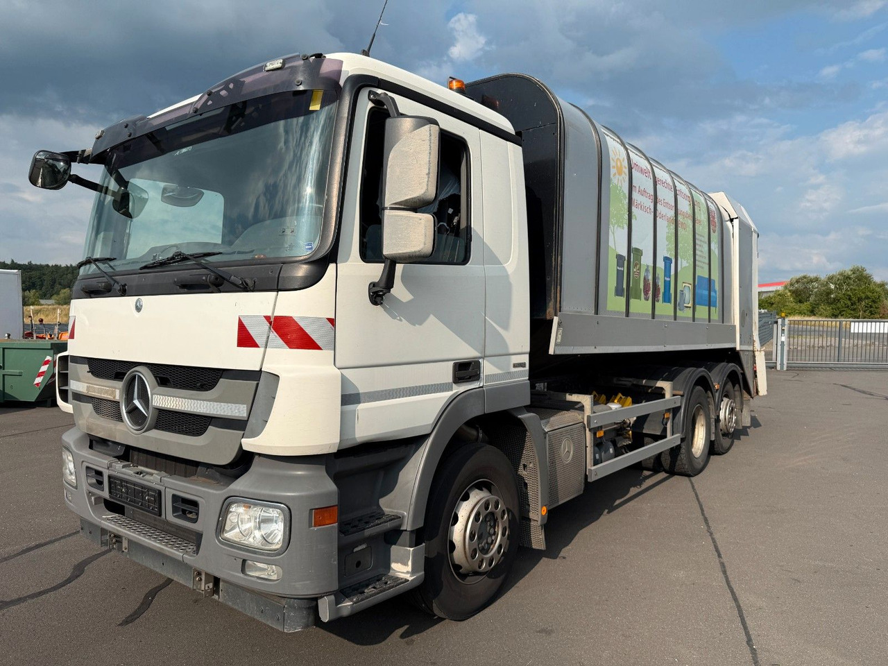 Mercedes-Benz Actros MP3 2532 6x2 Faun Rotorpress 521 - Камион за ѓубре: слика 1 Mercedes-Benz Actros MP3 2532 6x2 Faun Rotorpress 521 - Камион за ѓубре: слика 1