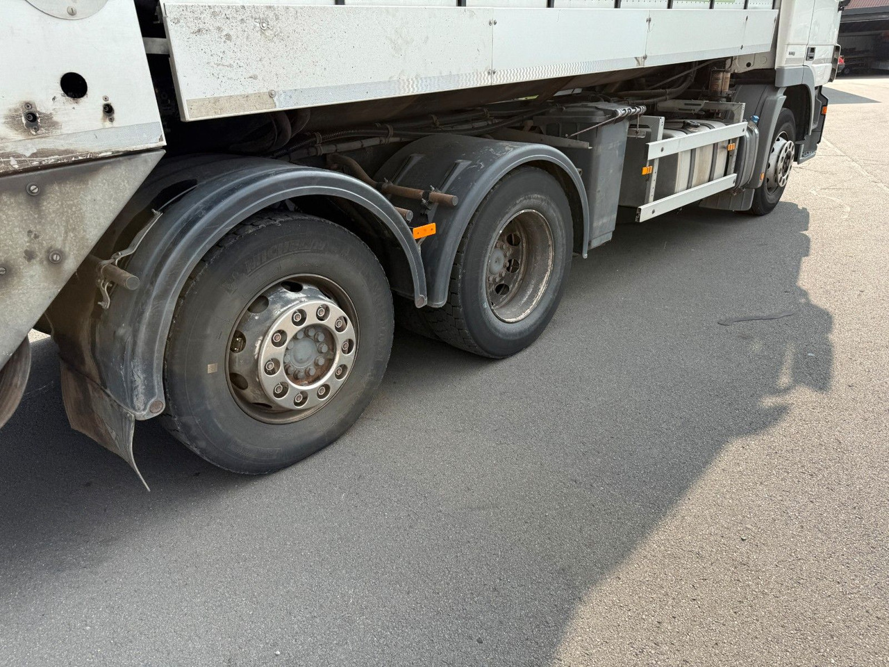 Mercedes-Benz Actros MP3 2532 6x2 Faun Rotorpress 521 - Камион за ѓубре: слика 4 Mercedes-Benz Actros MP3 2532 6x2 Faun Rotorpress 521 - Камион за ѓубре: слика 4