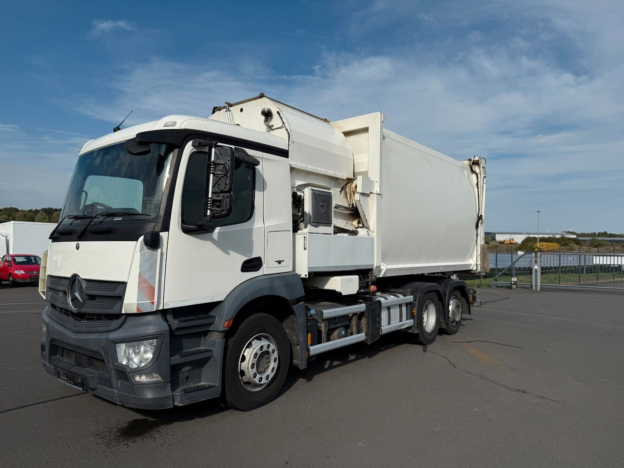 Mercedes-Benz Antos 2533 Seitenlader HS SL- VK- F - Камион за ѓубре: слика 1 Mercedes-Benz Antos 2533 Seitenlader HS SL- VK- F - Камион за ѓубре: слика 1