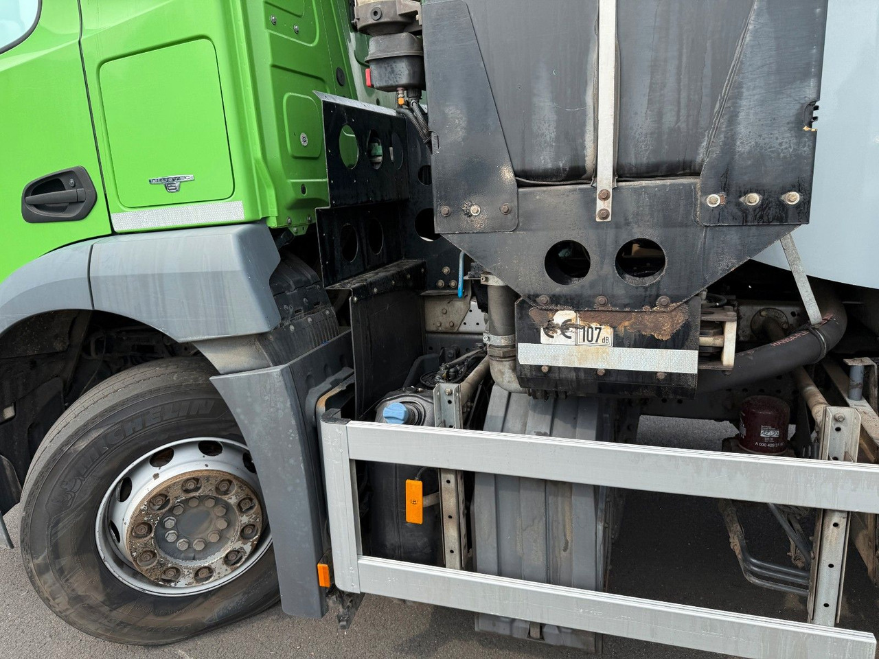 Камион за ѓубре Mercedes-Benz Antos 2533 Seitenlader Zoeller SLF XL: слика 15 Камион за ѓубре Mercedes-Benz Antos 2533 Seitenlader Zoeller SLF XL: слика 15