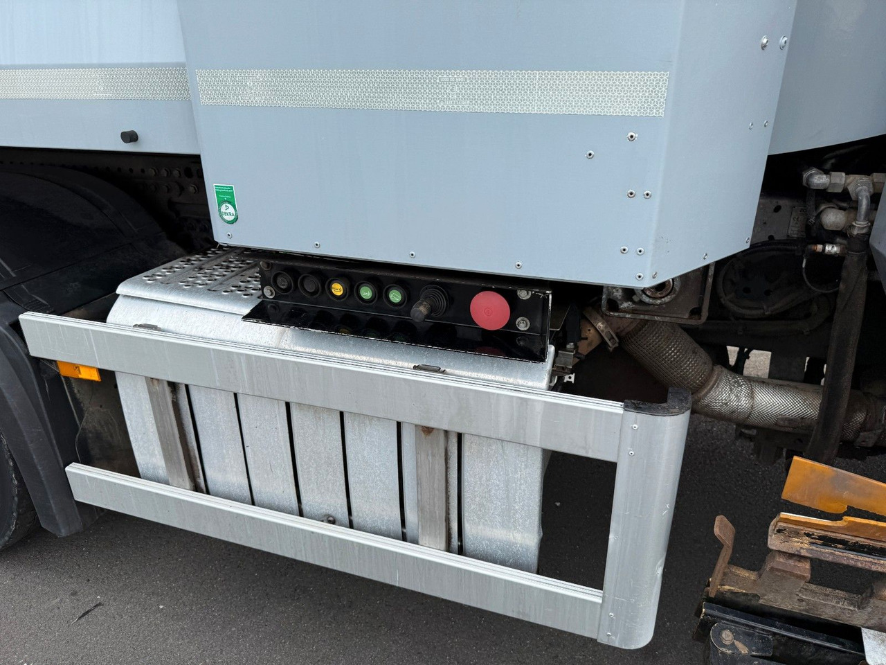 Камион за ѓубре Mercedes-Benz Antos 2533 Seitenlader Zoeller SLF XL: слика 8 Камион за ѓубре Mercedes-Benz Antos 2533 Seitenlader Zoeller SLF XL: слика 8