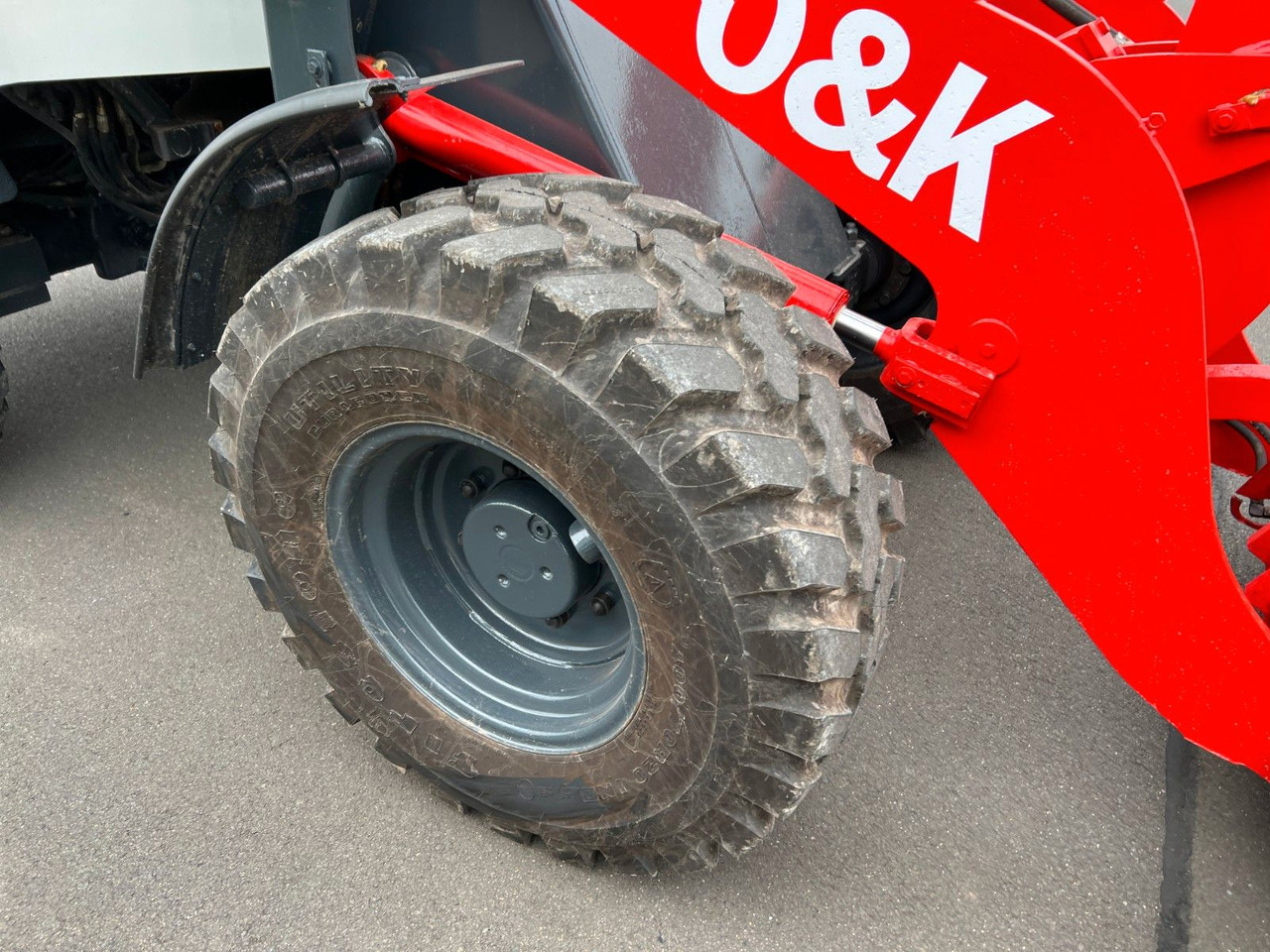 O & K L 8.5 - Schaufel - Palettengabel- 4717 Betriebs O & K L 8.5 - Schaufel - Palettengabel- 4717 Betriebs - Натоварувач на тркала: слика 4 O & K L 8.5 - Schaufel - Palettengabel- 4717 Betriebs O & K L 8.5 - Schaufel - Palettengabel- 4717 Betriebs - Натоварувач на тркала: слика 4