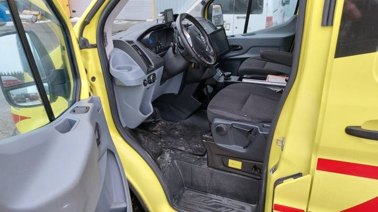FORD TRANSIT 2,0TDI AMBULANCE KLIMA 12.2018 EURO 6, 3 UNITS - Амбулантно возило: слика 5 FORD TRANSIT 2,0TDI AMBULANCE KLIMA 12.2018 EURO 6, 3 UNITS - Амбулантно возило: слика 5