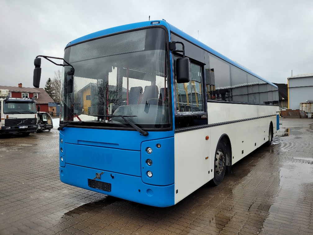 VOLVO B9R VEST CONTRAST, KLIIMA, 10.2012, EURO 5, HANDICAP LIFT, 51 seats, 12,8m - Приградски автобус: слика 2 VOLVO B9R VEST CONTRAST, KLIIMA, 10.2012, EURO 5, HANDICAP LIFT, 51 seats, 12,8m - Приградски автобус: слика 2