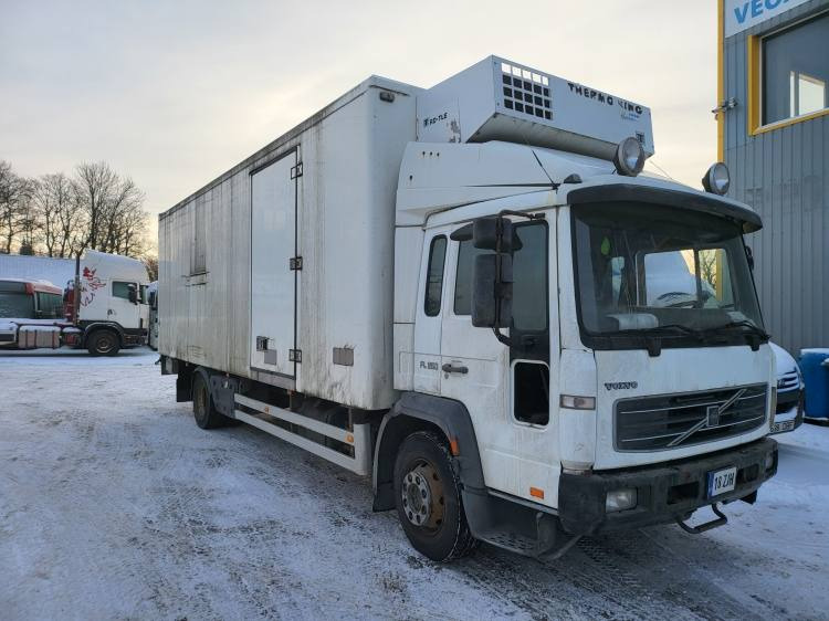 VOLVO FL 250 FOR SPAREPARTS - Камион ладилник: слика 1 VOLVO FL 250 FOR SPAREPARTS - Камион ладилник: слика 1