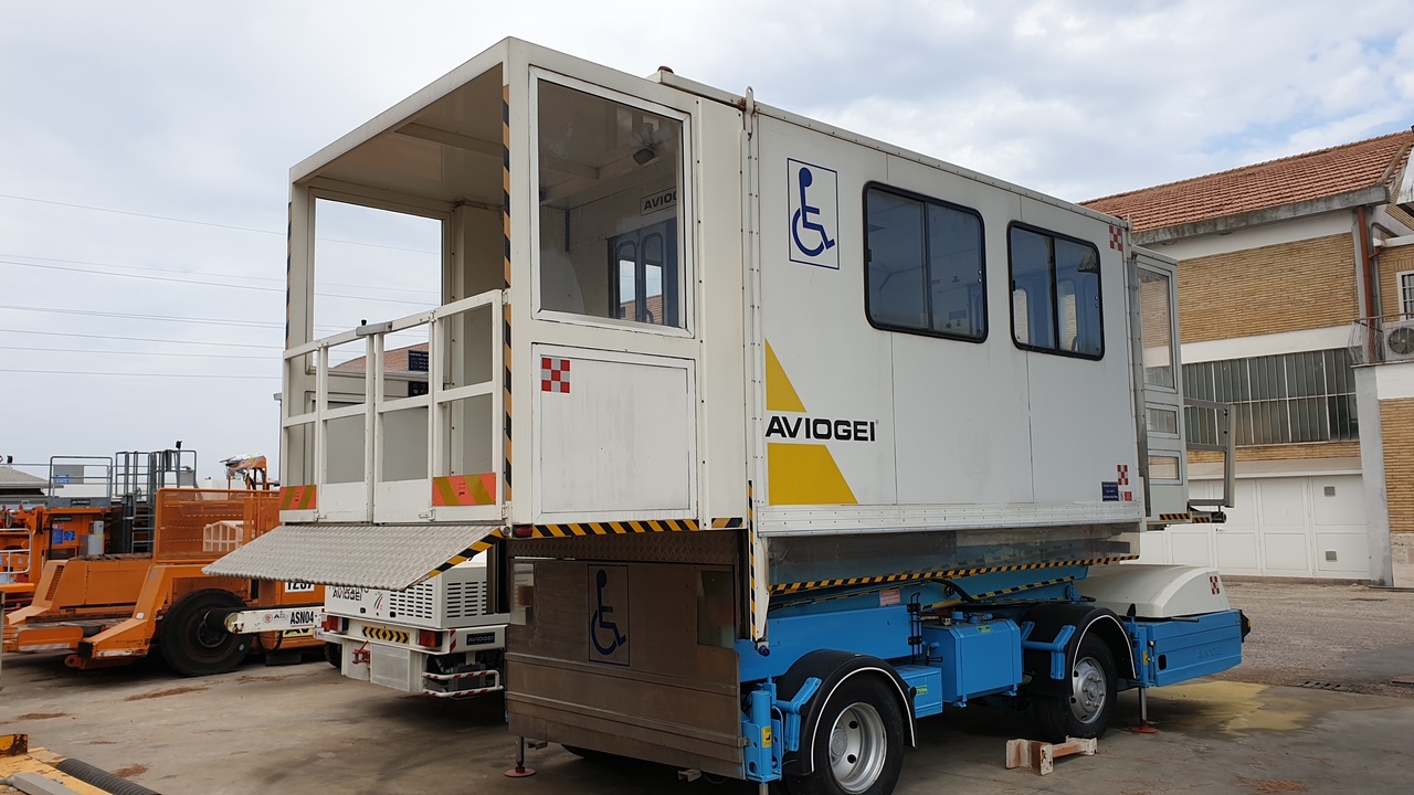 AVIOGEI Ambulift E747 (Half Cab) - Амбулифт: слика 2 AVIOGEI Ambulift E747 (Half Cab) - Амбулифт: слика 2