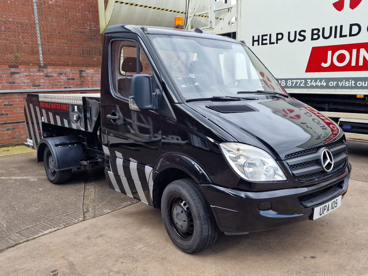Mallaghan Water Truck WSU1000 - Аеродромска опрема: слика 1 Mallaghan Water Truck WSU1000 - Аеродромска опрема: слика 1