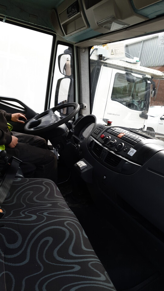 Mallaghan Water truck WSU 3000 on IVECO - Аеродромска опрема: слика 3 Mallaghan Water truck WSU 3000 on IVECO - Аеродромска опрема: слика 3