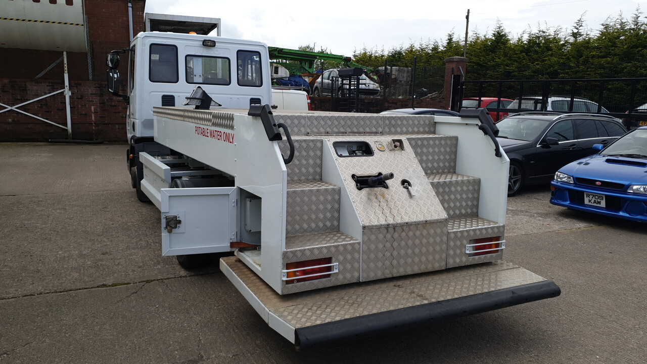 Mallaghan Water truck WSU 3000 on IVECO - Аеродромска опрема: слика 2 Mallaghan Water truck WSU 3000 on IVECO - Аеродромска опрема: слика 2