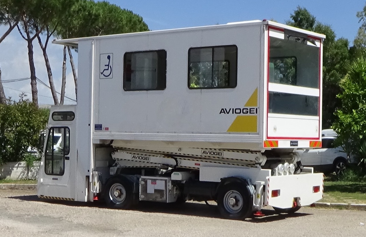 Aviogei FLS1500 EAU - Амбулифт: слика 4 Aviogei FLS1500 EAU - Амбулифт: слика 4