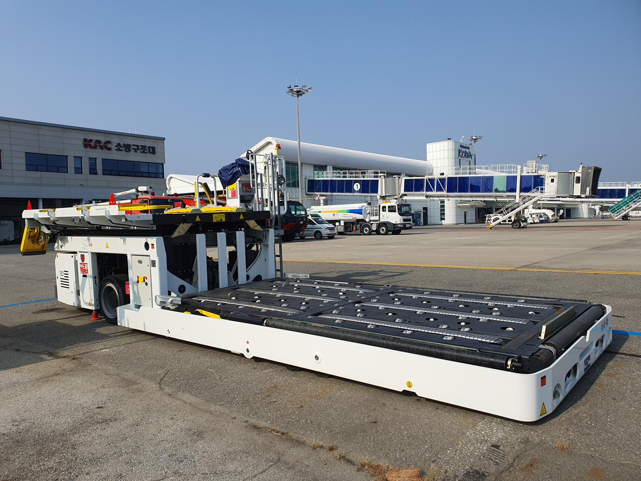 TLD Loader TXL838 - Натоварувач на контејнери и палети: слика 4 TLD Loader TXL838 - Натоварувач на контејнери и палети: слика 4