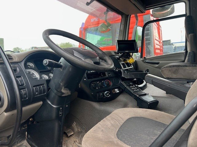 DAF CF 75.250 FAN75.250 CF 6X2 - Камион за ѓубре: слика 5 DAF CF 75.250 FAN75.250 CF 6X2 - Камион за ѓубре: слика 5