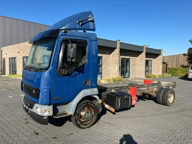 DAF LF 220 FA45.220 LF - Камион со кабинска шасија: слика 1 DAF LF 220 FA45.220 LF - Камион со кабинска шасија: слика 1