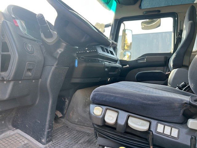 MAN TGA 26.440 .440 6x2 - Транспортер на контејнер/ Камион со променливо тело: слика 5 MAN TGA 26.440 .440 6x2 - Транспортер на контејнер/ Камион со променливо тело: слика 5