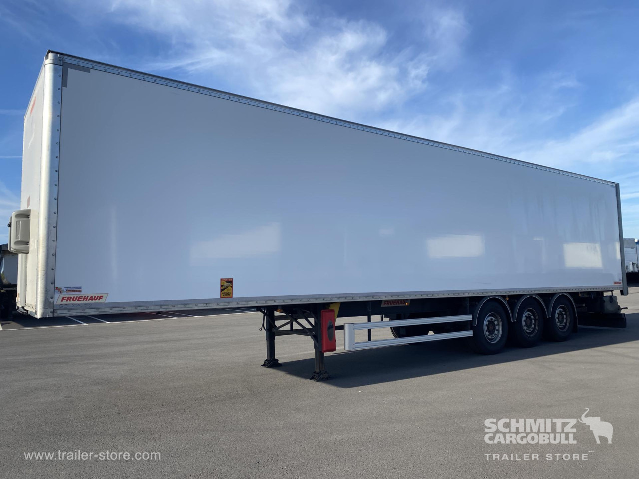 FRUEHAUF Dryfreight Standard Roller shutter door - Полуприколка сандучар: слика 1 FRUEHAUF Dryfreight Standard Roller shutter door - Полуприколка сандучар: слика 1