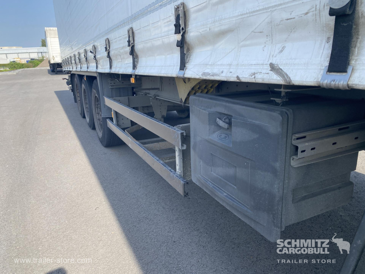 SCHMITZ Curtainsider Mega Taillift - Полуприколка со церада: слика 4 SCHMITZ Curtainsider Mega Taillift - Полуприколка со церада: слика 4