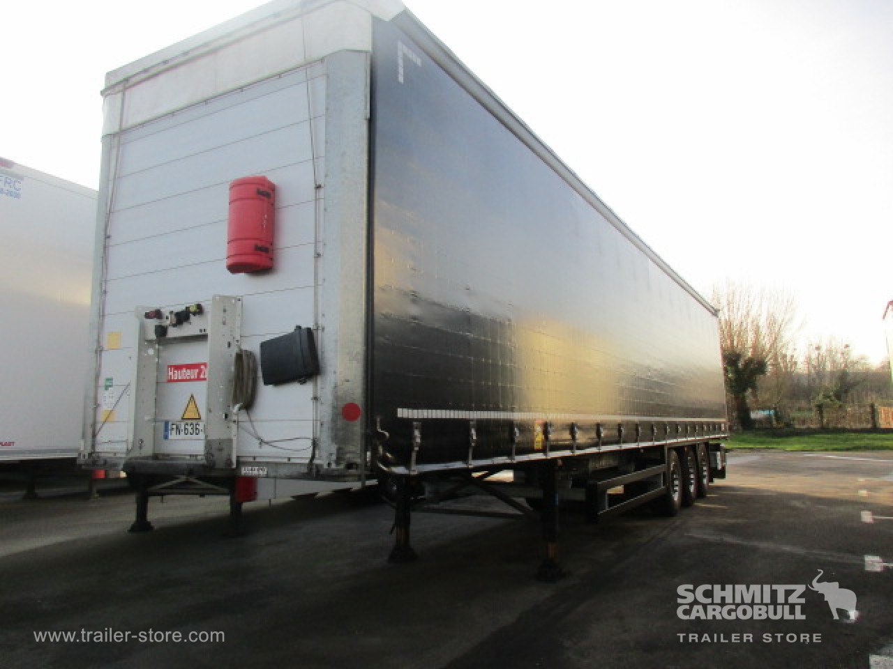 SCHMITZ Curtainsider Standard - Полуприколка со церада: слика 4 SCHMITZ Curtainsider Standard - Полуприколка со церада: слика 4