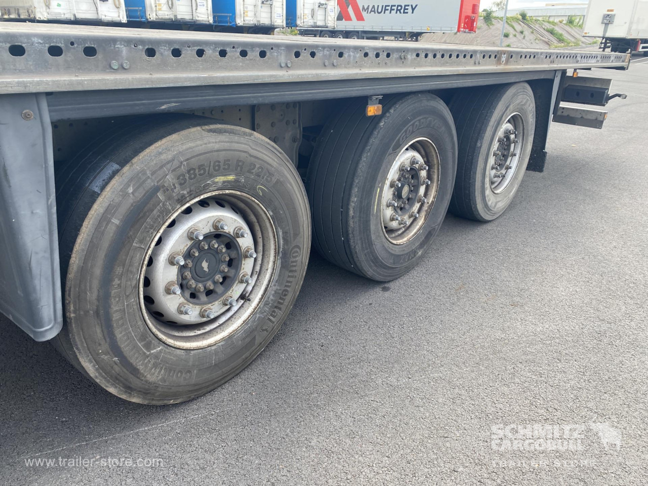 SCHMITZ Curtainsider Standard - Полуприколка со церада: слика 2 SCHMITZ Curtainsider Standard - Полуприколка со церада: слика 2