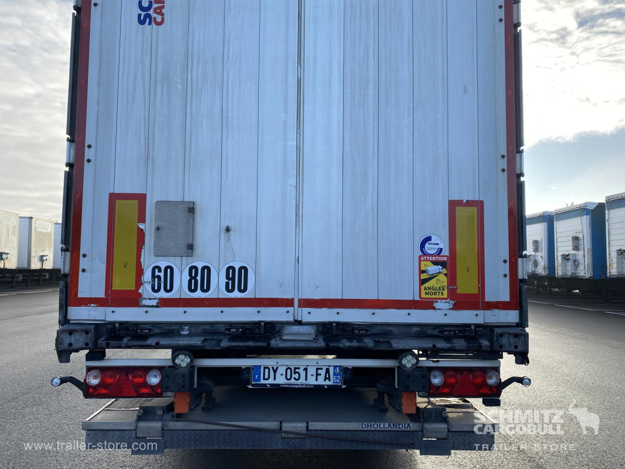 SCHMITZ Curtainsider Standard Taillift - Полуприколка со церада: слика 2 SCHMITZ Curtainsider Standard Taillift - Полуприколка со церада: слика 2