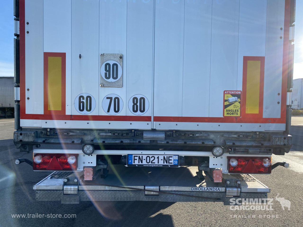 SCHMITZ Curtainsider Standard Taillift - Полуприколка со церада: слика 4 SCHMITZ Curtainsider Standard Taillift - Полуприколка со церада: слика 4