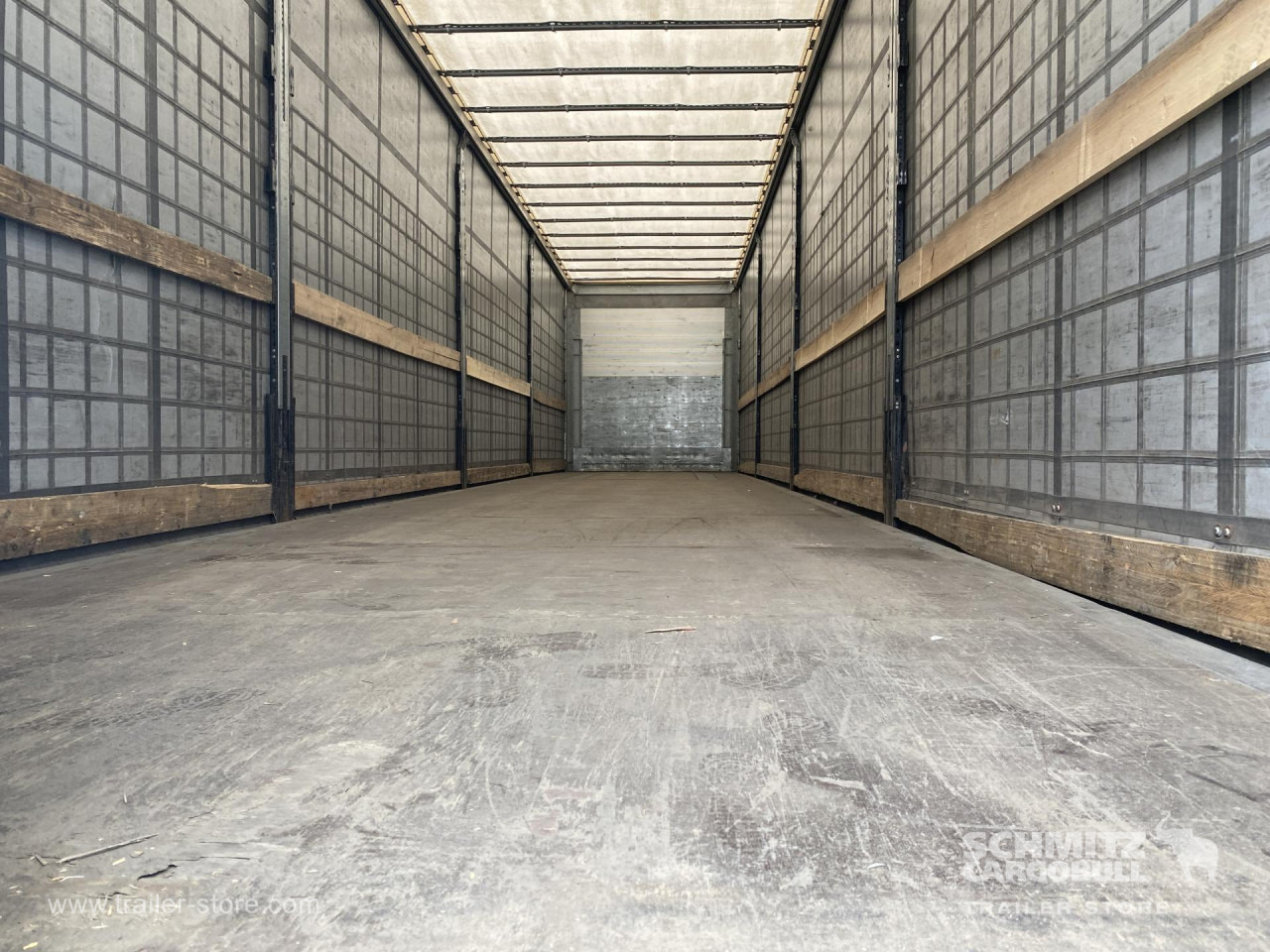 SCHMITZ Curtainsider Standard Taillift - Полуприколка со церада: слика 4 SCHMITZ Curtainsider Standard Taillift - Полуприколка со церада: слика 4