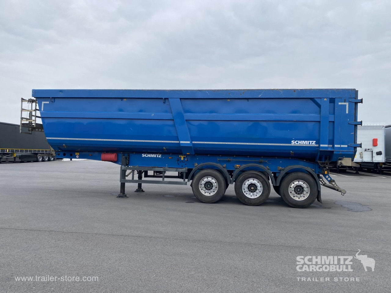SCHMITZ Tipper Steel half pipe body 46m³ - Кипер полуприколка: слика 4 SCHMITZ Tipper Steel half pipe body 46m³ - Кипер полуприколка: слика 4